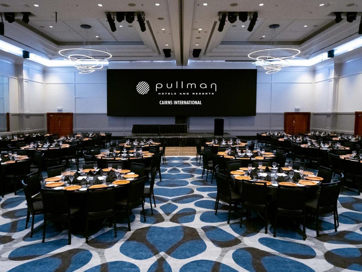 Отель Pullman Cairns International Экстерьер фото